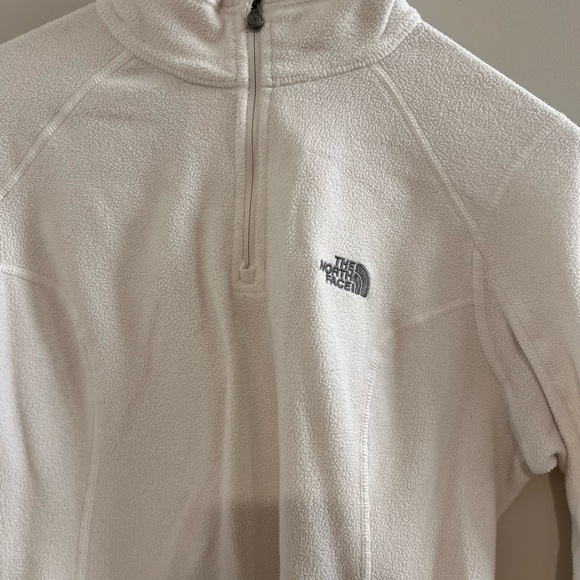 WHITE NORTHFACE PULLOVER - Picture 2 of 6
